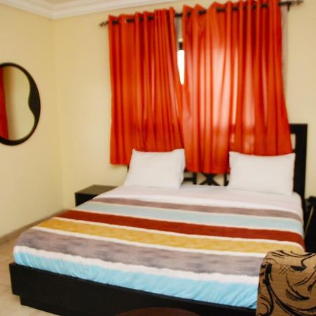 Knightsbridge Hotel Ikeja Extérieur photo