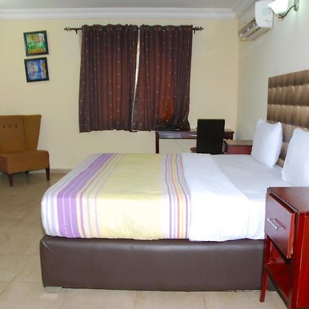 Knightsbridge Hotel Ikeja Extérieur photo