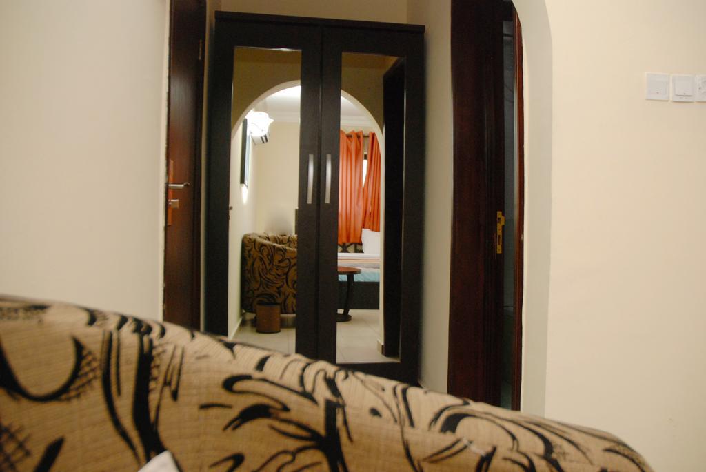 Knightsbridge Hotel Ikeja Extérieur photo