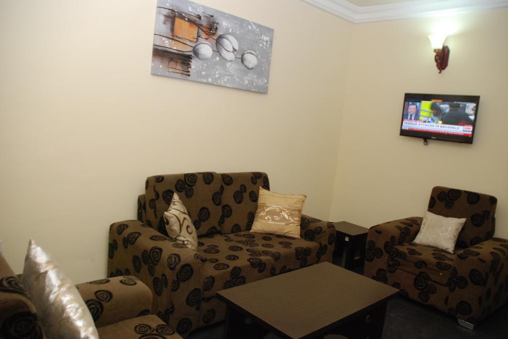 Knightsbridge Hotel Ikeja Extérieur photo