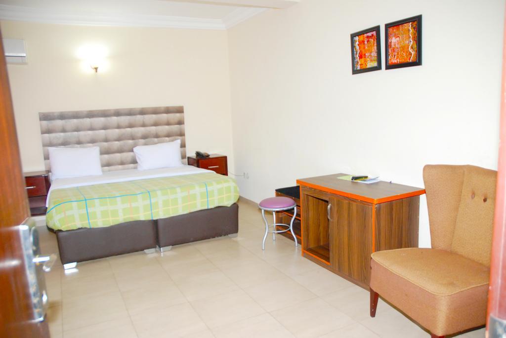 Knightsbridge Hotel Ikeja Extérieur photo