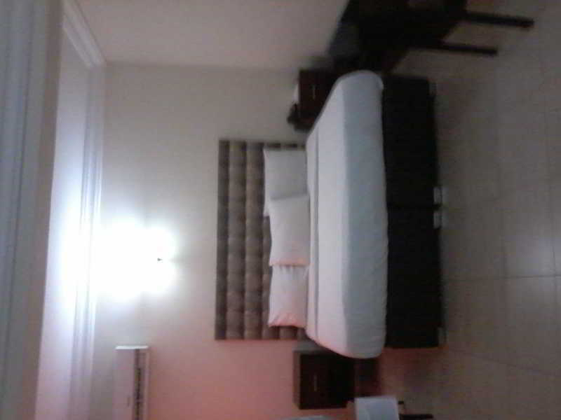 Knightsbridge Hotel Ikeja Extérieur photo