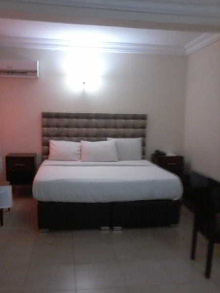 Knightsbridge Hotel Ikeja Extérieur photo