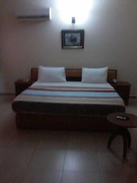 Knightsbridge Hotel Ikeja Extérieur photo
