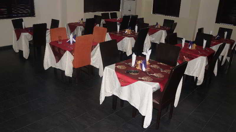 Knightsbridge Hotel Ikeja Extérieur photo