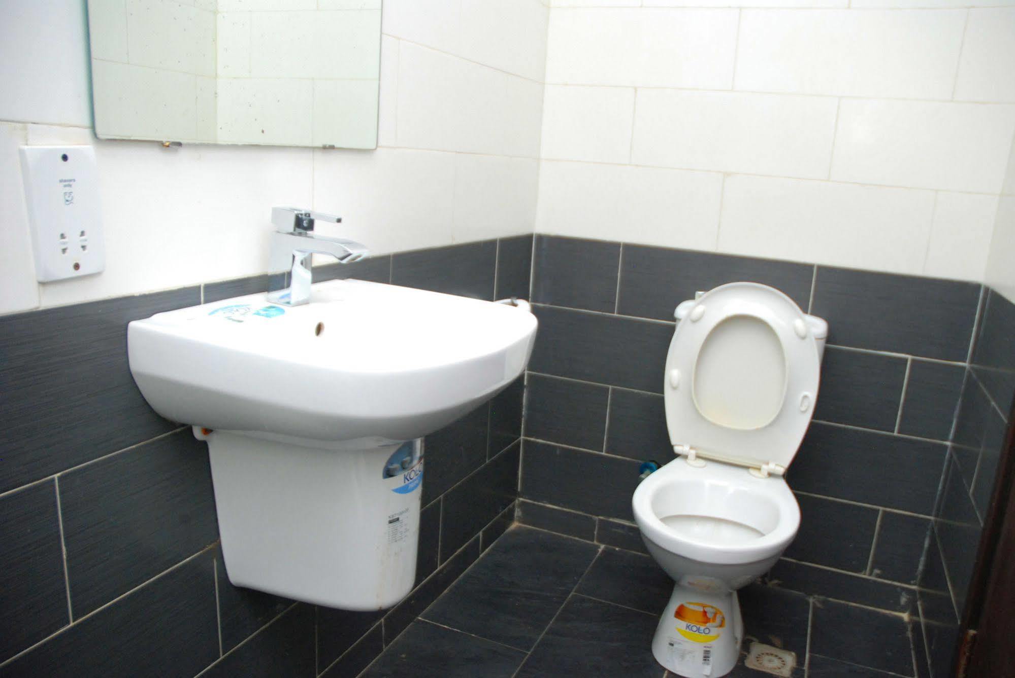 Knightsbridge Hotel Ikeja Extérieur photo